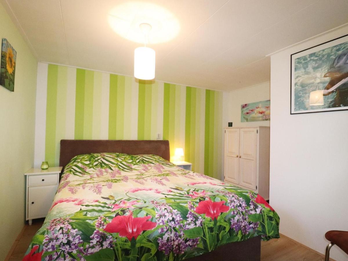 Fine Holiday Home In Donkerbroek Kültér fotó