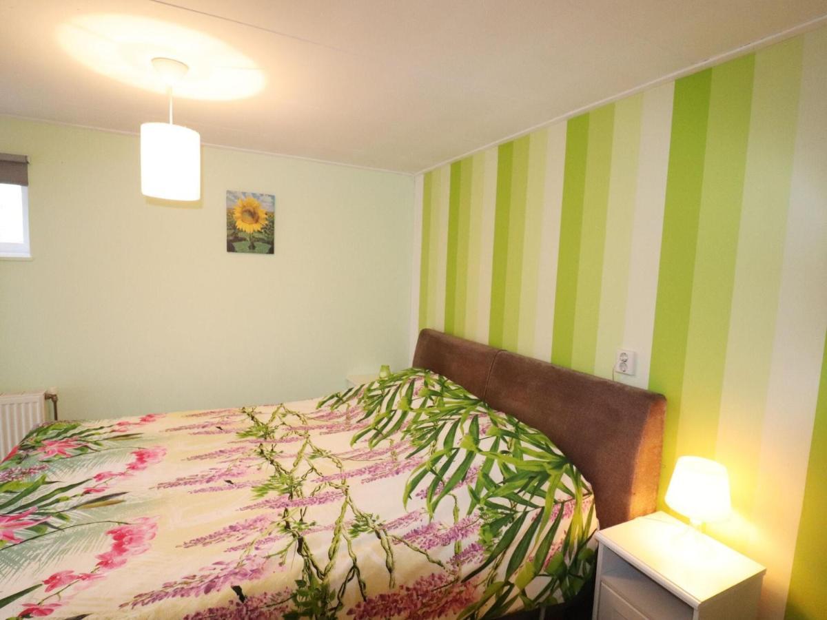 Fine Holiday Home In Donkerbroek Kültér fotó